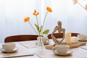 Restaurant - CityHome-3BRs 3Beds Nanjing Road (Shanghai)