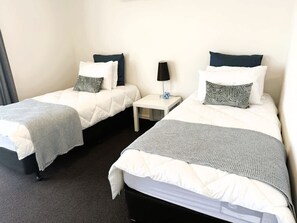 2 soverom, strykejern/-brett, wi-fi (inkludert) og sengetøy