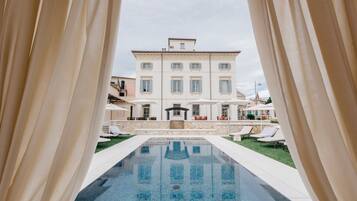 Piscina stagionale all'aperto