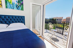 2 室のベッドルーム、セーフティボックス (室内)、アイロン / アイロン台、旅行用ベビーベッド