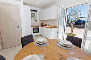 Dining - Villa Trapezium - private heated pool & table soccer (Kaštel Kambelovac)