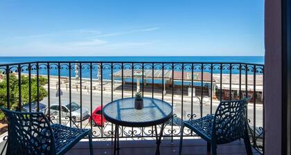 Fortezza Sea Breeze Eve-1BR & Sea View
