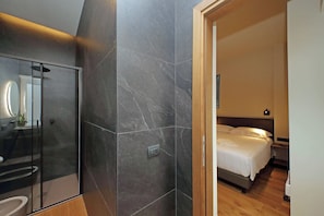 Habitació doble superior, vistes al pati | Bany | Bidet