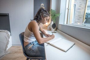 ستائر تعتيم وواي فاي مجانًا وملاءات أسرّة