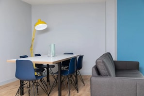 Apartamento, 1 habitación, no fumadores | Cortinas opacas, wifi gratis, ropa de cama
