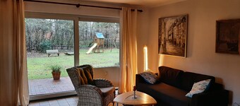 Quiet vacation apartment on the edge of the forest with large garden and terrace