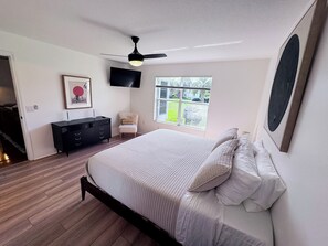 3 bedrooms, desk, iron/ironing board, free WiFi