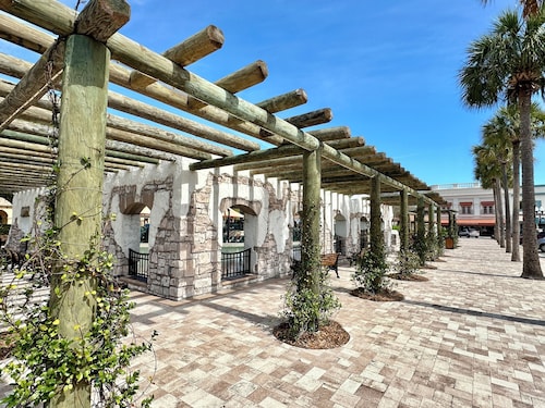 Tropic Like It's Hot - 3/2 w/ Golf Cart in The Village of Santiago