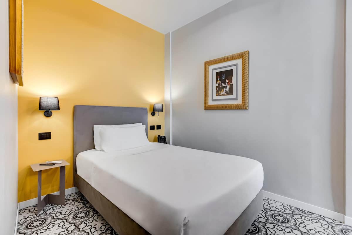 Phòng Deluxe, 1 giường đôi, không hút thuốc | Két bảo mật tại phòng, bàn, khu vực làm việc phù hợp cho laptop 