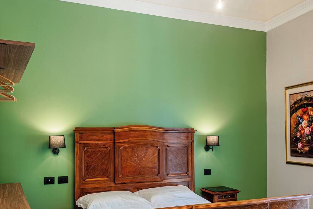 Luxury Suite, Balcony, City View | 1 bedroom, in-room safe, desk, laptop workspace