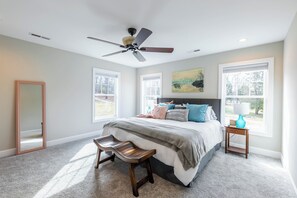 5 Schlafzimmer, Bügeleisen/Bügelbrett, kostenloses WLAN, Bettwäsche