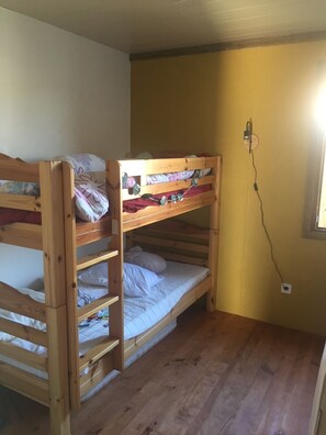 3 camere