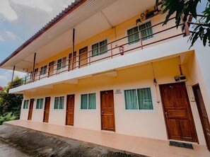 Basic Double Room, 1 Queen Bed | Free WiFi, bed sheets