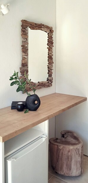 Interior detail - innjoy.space (Corfu)