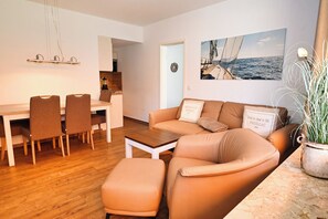 Fernseher, DVD-Player, Stereoanlage