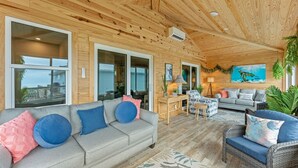 Smart TV, offices - Shell Haven | Beach Villa | Pool + Spa (Melbourne Beach)