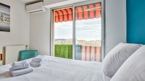 1 chambre, fer et planche à repasser, Wi-Fi, draps fournis