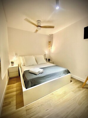 3 Schlafzimmer, Zimmersafe, Schreibtisch, Bügeleisen/Bügelbrett