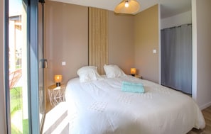 4 chambres, fer et planche à repasser, lit parapluie, Wi-Fi gratuit