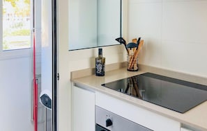 Kühlschrank, Herdplatte, Geschirrspüler