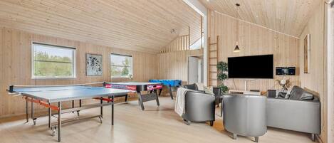 Spielezimmer