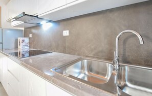 Plaque de cuisson, cafetière/bouilloire