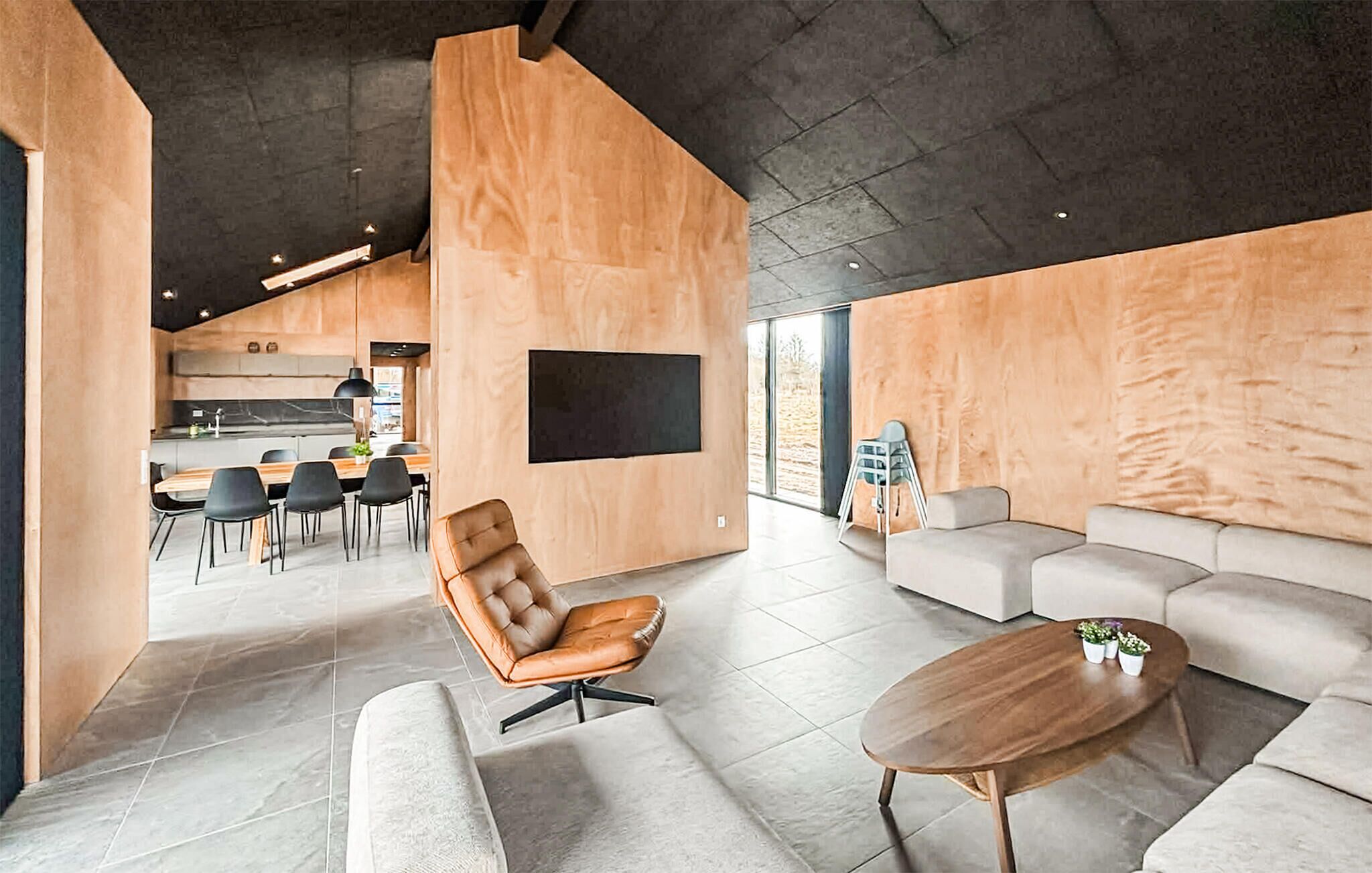 Smart-tv, tafelvoetbal en een tafeltennistafel