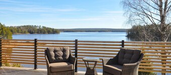 Beautiful home in årjäng with lake view