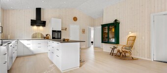 Nice home in Hemmet with WiFi