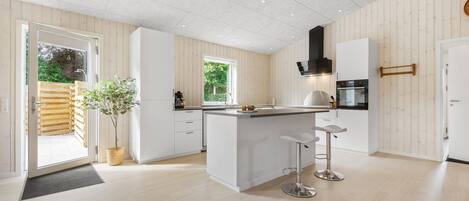 Geladeira, fogão, cooktop, lava-louças