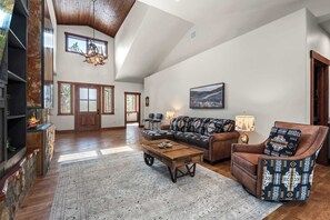 TV, fireplace, offices