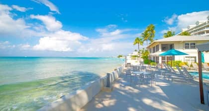 Beautiful 3 Bdr Oceanfront 7 Mile Beach Condo