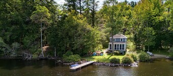 Waterfront Cottage Retreat By Evergreen Home