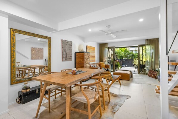 Dining - Couples Tropical Bliss Retreat Private Spa (Noosaville)