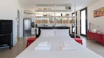 Apartment (1 Bedroom) | 1 bedroom, iron/ironing board, cribs/infant beds, bed sheets