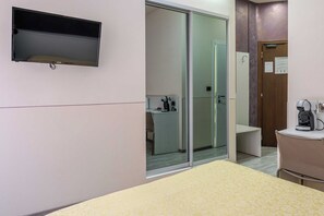 1 bedroom, laptop workspace, bed sheets - Hotel 3 Comfort and Serenity Heart of Ventimiglia (Ventimiglia)