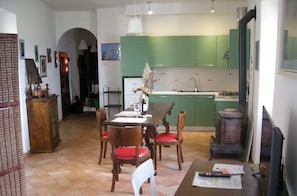 Dining - Angela's House on the Ancient Walls of Todi for 2/4 people (Todi)