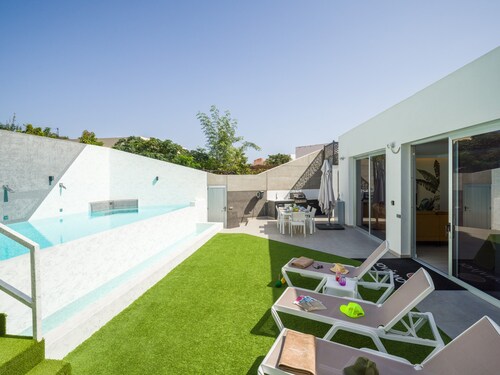 Villa in Maspalomas With Private Heated Pool