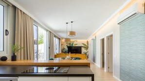 Private kitchen - Villa in Maspalomas With Private Heated Pool (San Bartolomé de Tirajana)