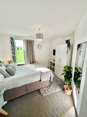 1 bedroom, iron/ironing board, WiFi, bed sheets