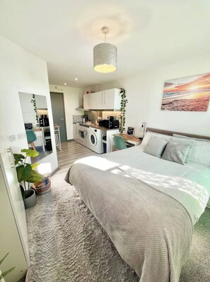 1 bedroom, iron/ironing board, WiFi, bed sheets