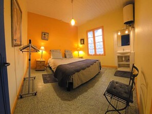 2 bedrooms