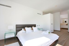 Villa, Accessible | 5 bedrooms, Internet - Casa Linda in Port de Pollen a (Pollenca)