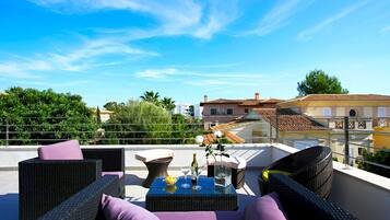 Villa, Accessible | 5 bedrooms, Internet