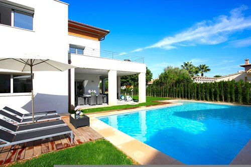 Casa Linda in Port de Pollen a