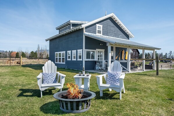 Terrace/patio - Blue Heron Hideaway,  Mountain Views on 14 Acres (Whitefish)