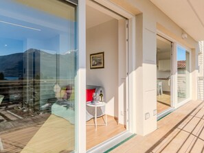 Terrace/patio - Nice apartment for 3 people with A/C, WIFI, TV and terrace (Gravedona)