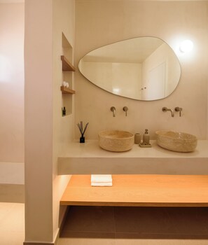 Shower, hair dryer, bidet, towels - Casa di Magi
Casa 2 (santorini)