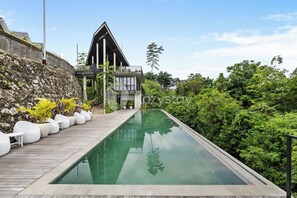 Outdoor pool - Rein Villa by Kozystay - Jimbaran (Jimbaran)