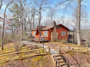 Exterior - Chaco`s Chalet Cabin in the Smokies (Franklin)